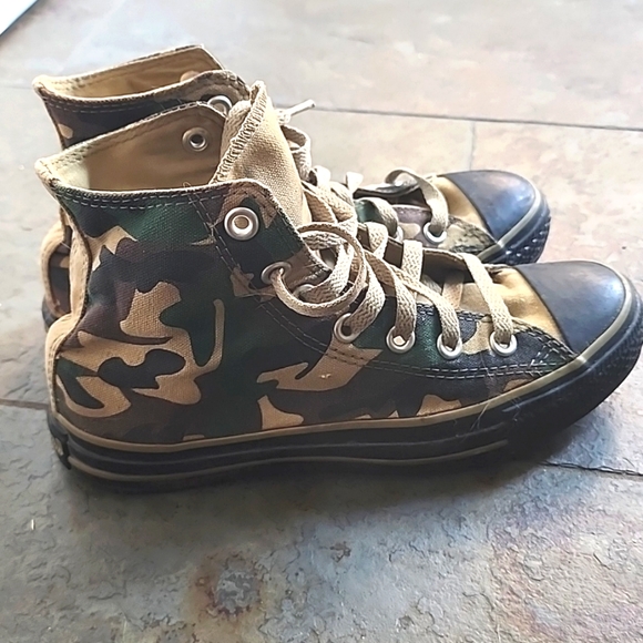 Converse camo high-tops shoes - Picture 2 of 4